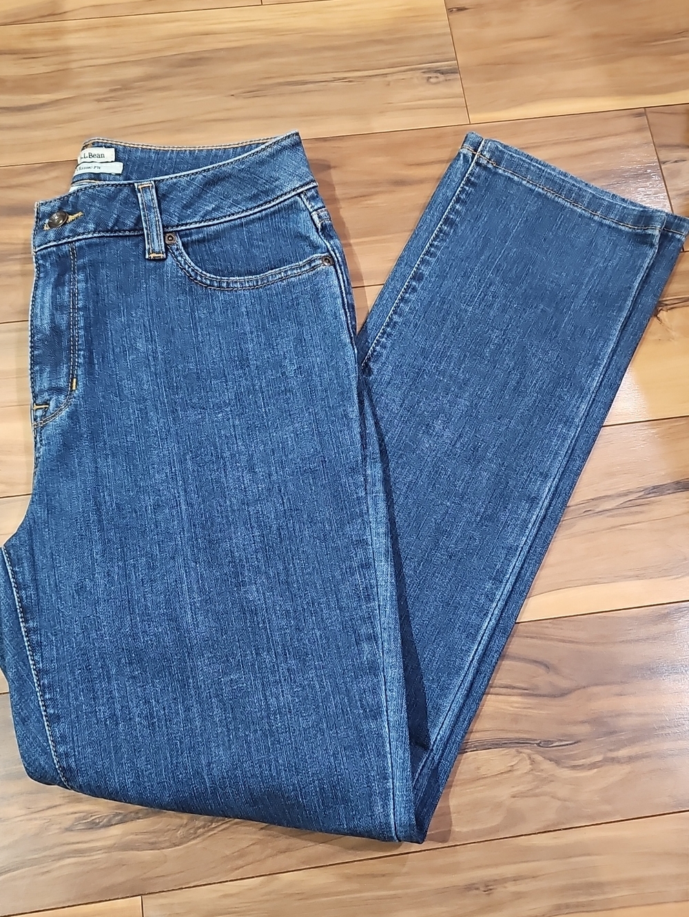 L.L. Bean Women's 8 Classic Fit Regular Blue Jeans